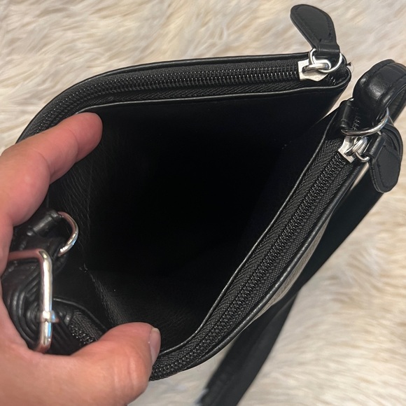Black crossbody - Picture 6 of 6